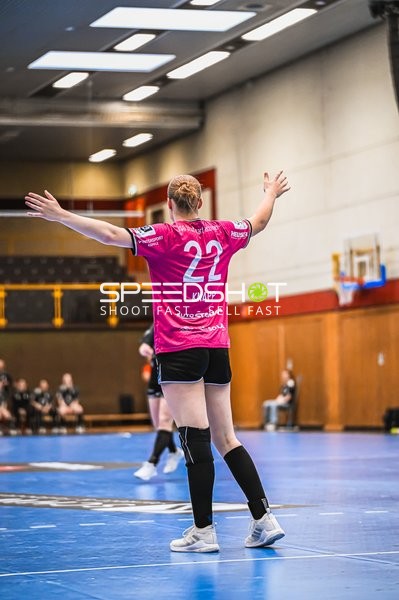 Szene mit Laura Knapp (22; HSG Stuttgart/Metzingen) in der Weststadthalle
