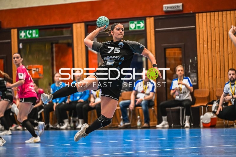 Szene mit Milena Podgorac (75; HSG Bensheim/Auerbach U19) und Romy Schmid (3; HSG Stuttgart/Metzingen)