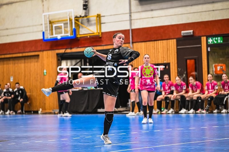 Szene mit pauline Borrmann (8; HSG Bensheim/Auerbach U19) in der Weststadthalle