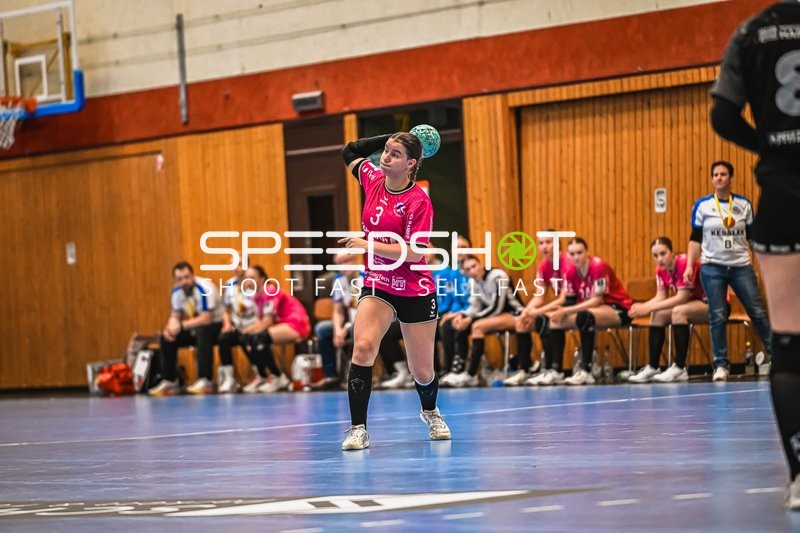 Szene mit Romy Schmid (3; HSG Stuttgart/Metzingen) in Aktion