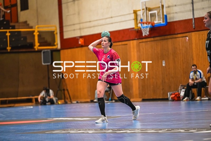 Szene mit Ida Widmann (5; HSG Stuttgart/Metzingen) in der Weststadthalle