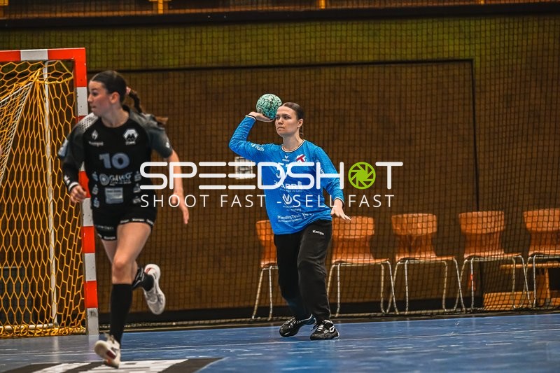 Szene mit Anezka Stranska (57; HSG Stuttgart/Metzingen) und Lea Meier (10; HSG Bensheim/Auerbach U19)