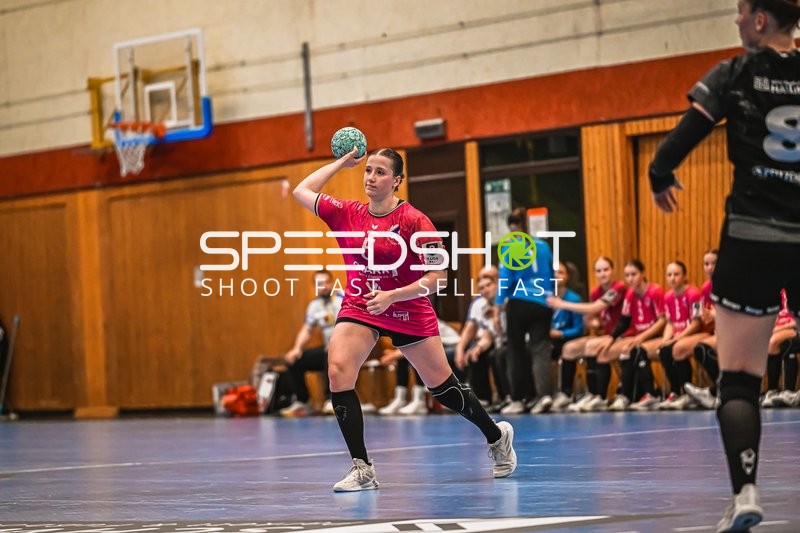 Szene mit Ida Widmann (5; HSG Stuttgart/Metzingen) und pauline Borrmann (8; HSG Bensheim/Auerbach U19)