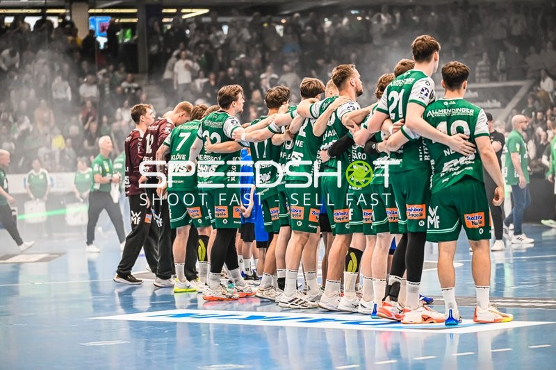 HSG Wetzlar im Teamkreis in der EWS Arena