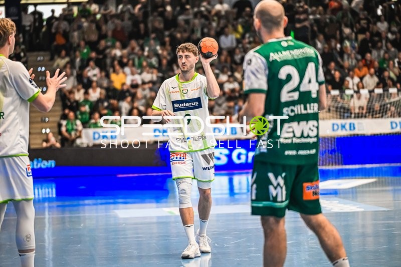 Szene mit Niklas Theiß (9; HSG Wetzlar) in der EWS Arena