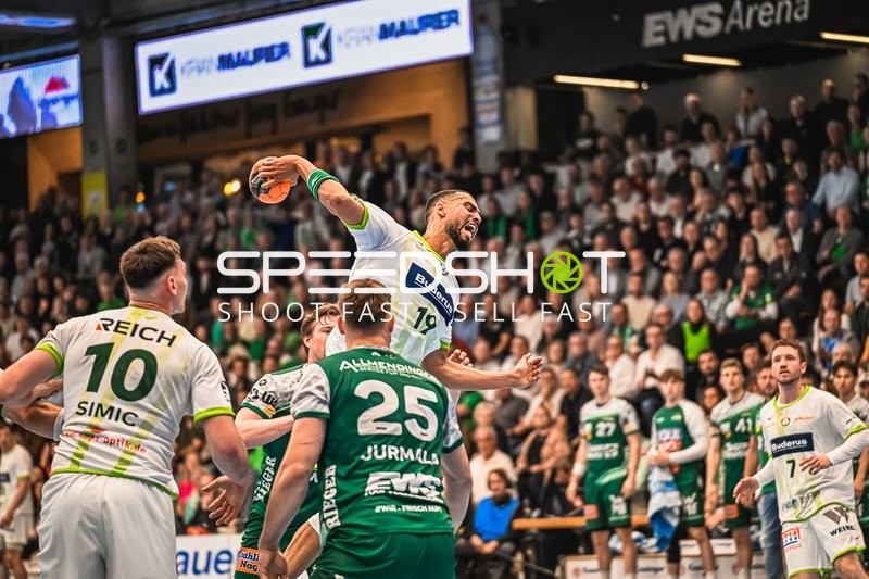 Szene mit Dominik Mappes (7; HSG Wetzlar) und Mitspielern