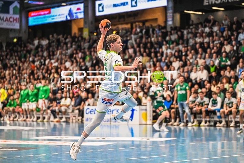 Szene mit Josip Simic (5; HSG Wetzlar)