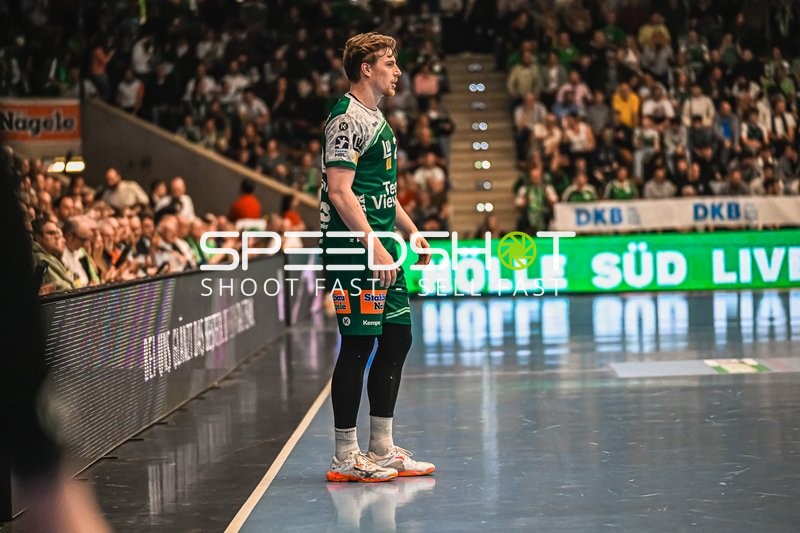 Szene mit Jona Schoch (22; HSG Wetzlar) in der EWS Arena