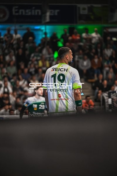 Philipp Ahouansou (#19, HSG Wetzlar) beim Spiel gegen Frisch Auf Göppingen