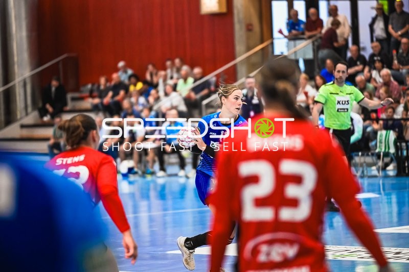 Szene mit Annefleur Bruggeman (11; Sport-Union Neckarsulm) und Silje Brons Petersen (23; BSV Sachsen Zwickau)