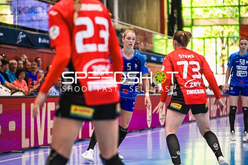 Szene mit Kim Hinkelmann (5; Sport-Union Neckarsulm) und Lilli Holste (58; Sport-Union Neckarsulm)