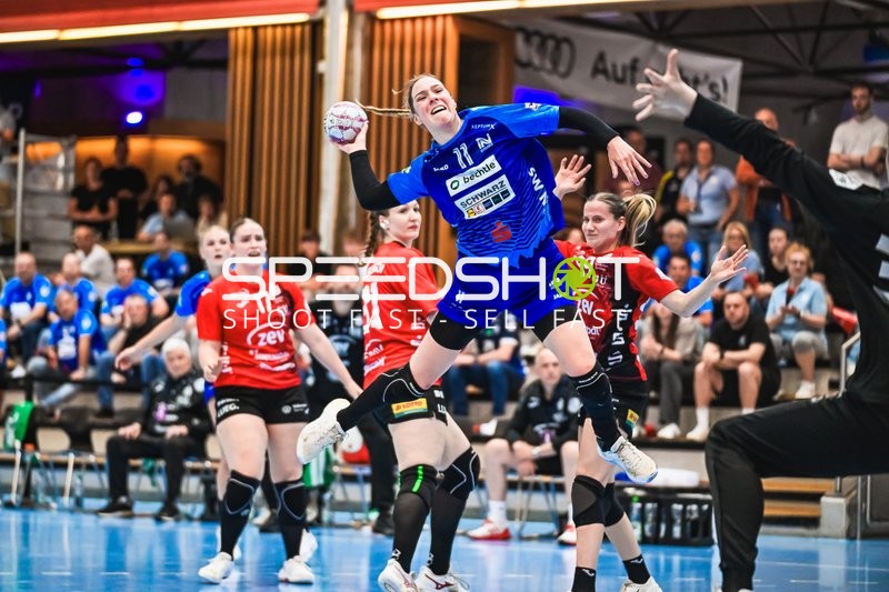 Szene mit Annefleur Bruggeman (11; Sport-Union Neckarsulm) und Rome Steveink (99; BSV Sachsen Zwickau)