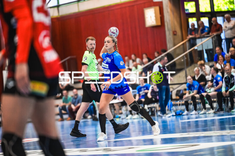 Szene mit Angunn Gudmestad (7; Sport-Union Neckarsulm) und laura szabo (7; BSV Sachsen Zwickau)