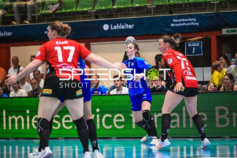Szene mit Annefleur Bruggeman (11; Sport-Union Neckarsulm) und Gegnerinnen
