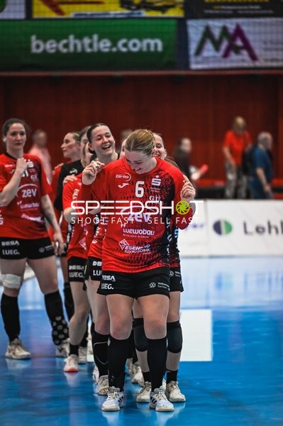 Jubel mit 6; BSV Sachsen Zwickau und Team