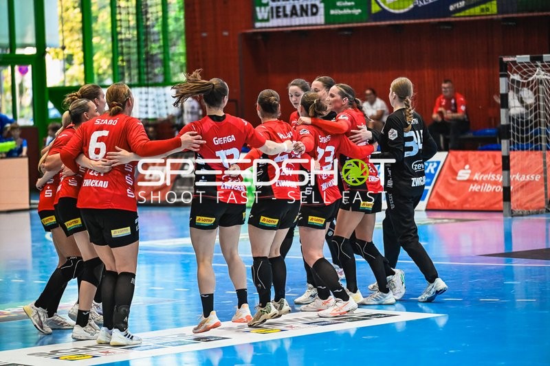 Jubel mit 6; BSV Sachsen Zwickau und Team