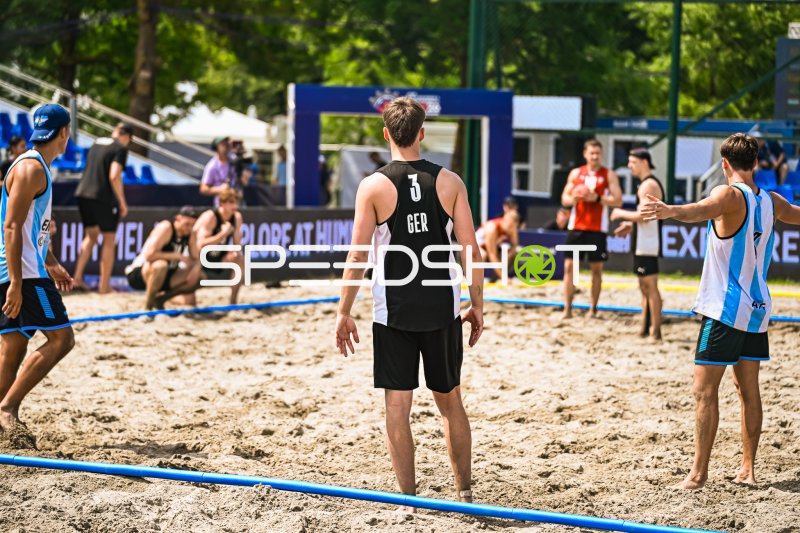 LIEBECK Lennart (#3; Deutschland) im Beachhandball-Match in Zagreb