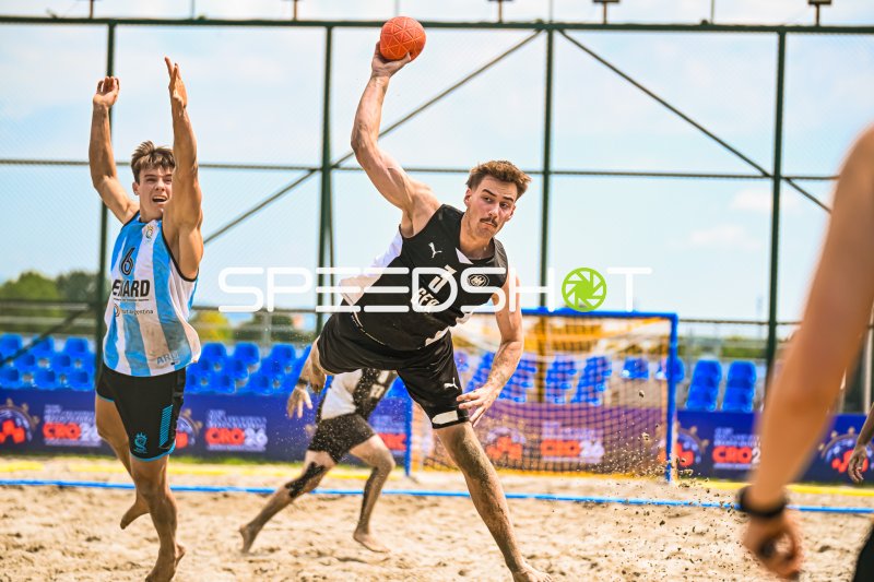 LIEBECK Lennart (#3; Deutschland Beachhandball) beim Wurfversuch gegen Argentinien