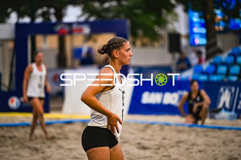 Dilayla Alarslan (#12, Deutsche Frauen Beachhandball Nationalmannschaft) bei der IHF Beach Handball WM 2026