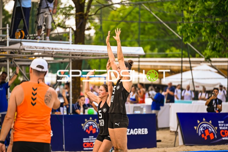Kirsten Sophie Walter (#5; Deutsche Frauen Beachhandball Nationalmannschaft) beim Wurf in Zagreb