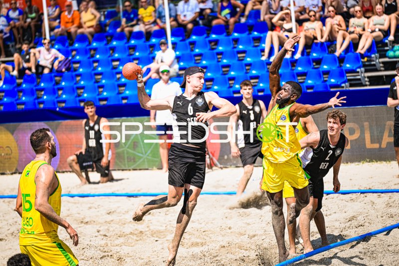 ZELSER Lars (#6; Deutschland Beachhandball) im Wurf gegen Brasilien