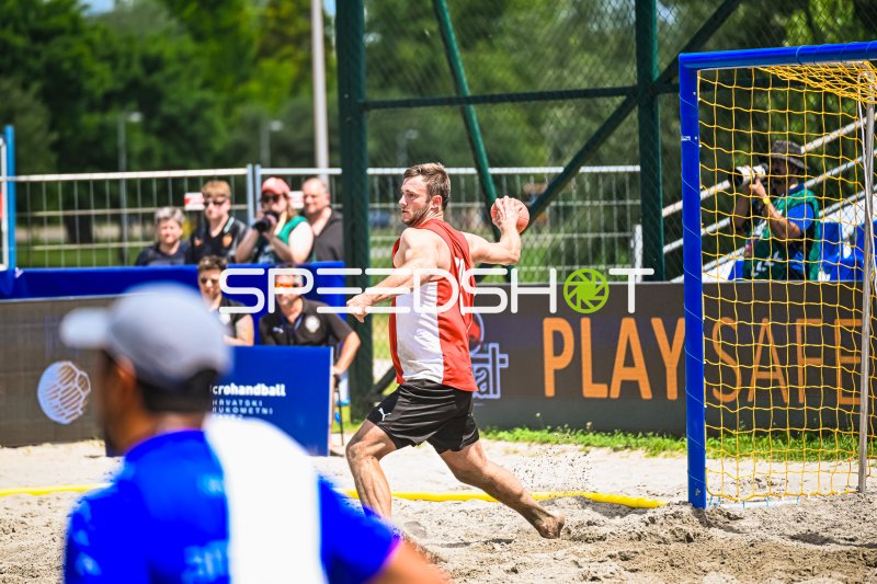 Wurfaktion im Beachhandball am Jarun See Zagreb