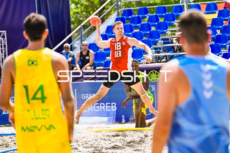 Robin John (#18; Deutschland Beachhandball) beim Wurf in Zagreb