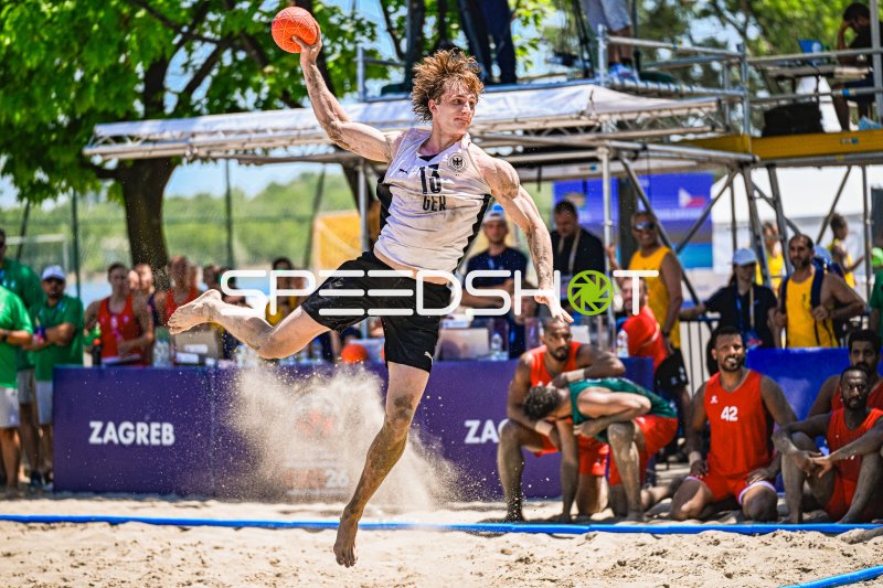 KRAUTH Tim (#17; Deutschland Beachhandball) beim Sprungwurf in Zagreb