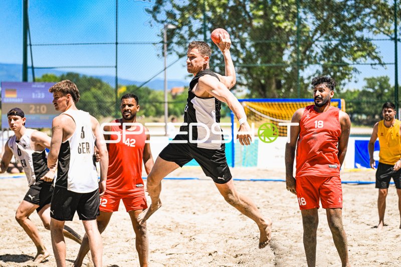 Deutschland Beachhandball – Wurfaktion beim Spiel in Zagreb