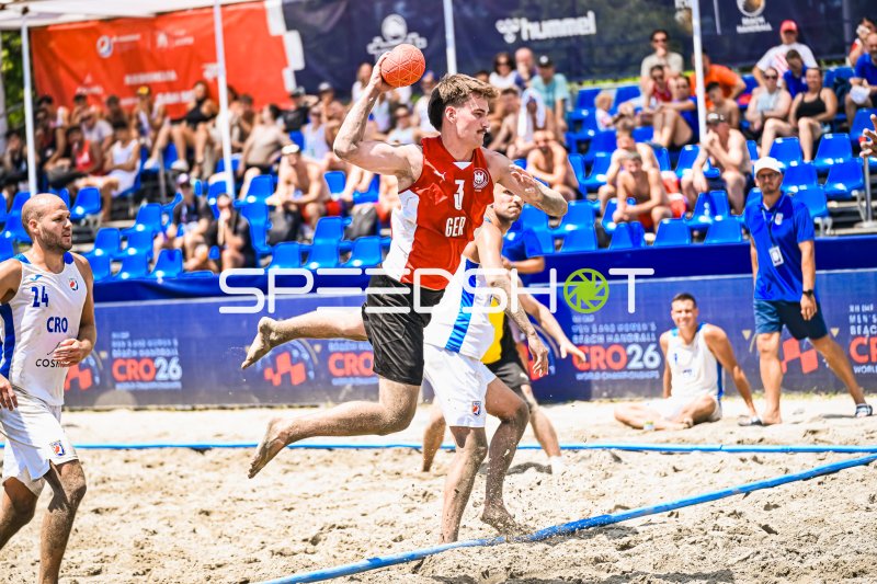 LIEBECK Lennart (#3; Deutschland Beachhandball) beim Sprungwurf in Zagreb