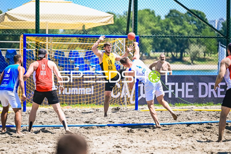 Oliver Middell (#20; Deutschland) pariert Wurf am Jarun See