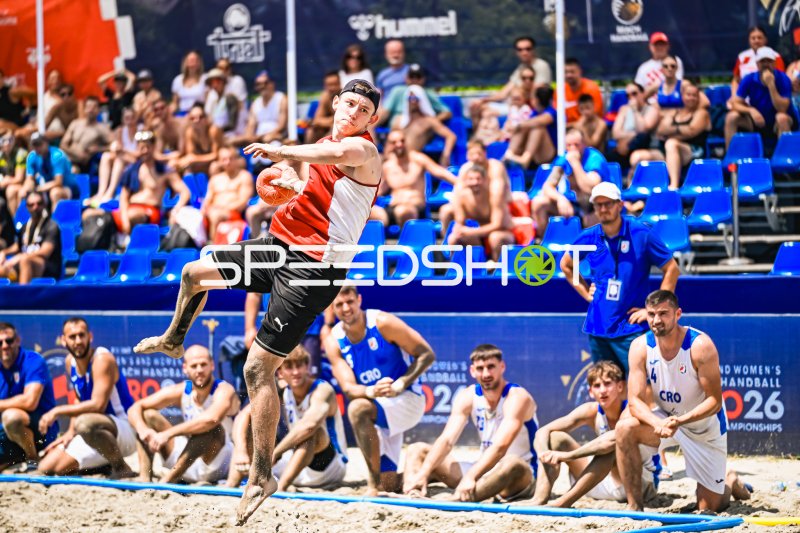 Lars Zelser (#6, Deutschland) beim Sprungwurf – IHF Beach Handball WM 2026 Zagreb