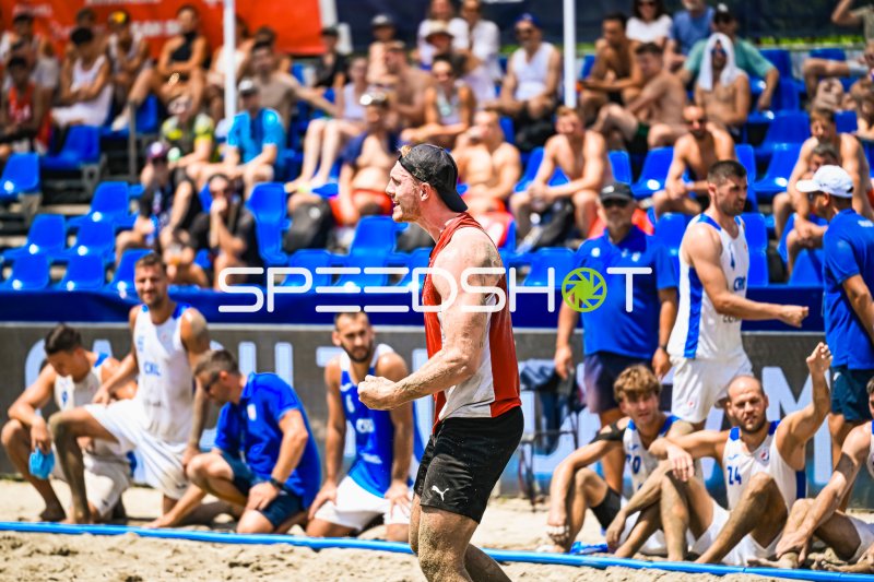 Hendrik Prahst (#14, Deutschland) jubelt bei der IHF Beach Handball WM 2026 in Zagreb