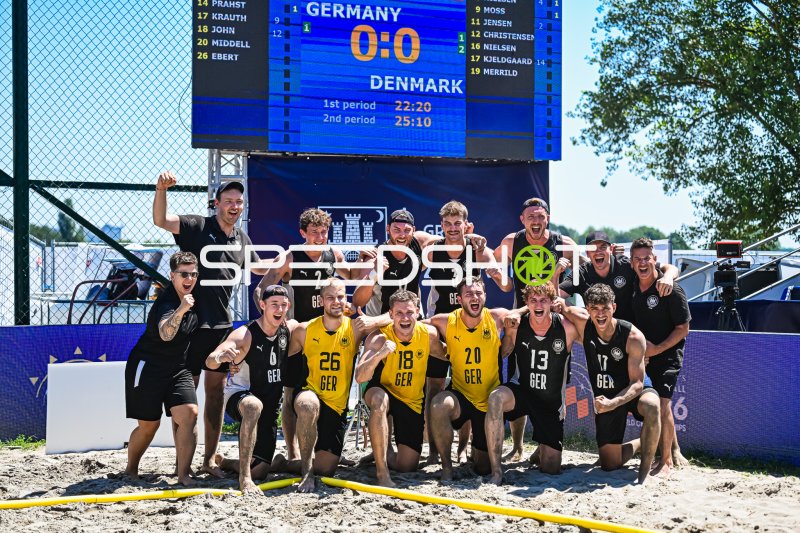 Deutschland gewinnt 2:0 gegen Dänemark – Teamjubel bei der IHF Beach Handball WM 2026