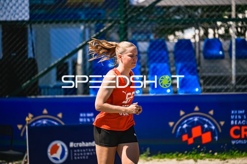 Amelie Möllmann (DHB Beach) beim Einlauf in Zagreb