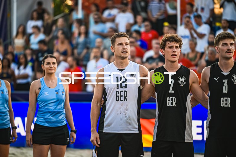 Robin John (#18), Lennart Wörmann (#2) und LIEBECK Lennart (#3) bei Aufstellung