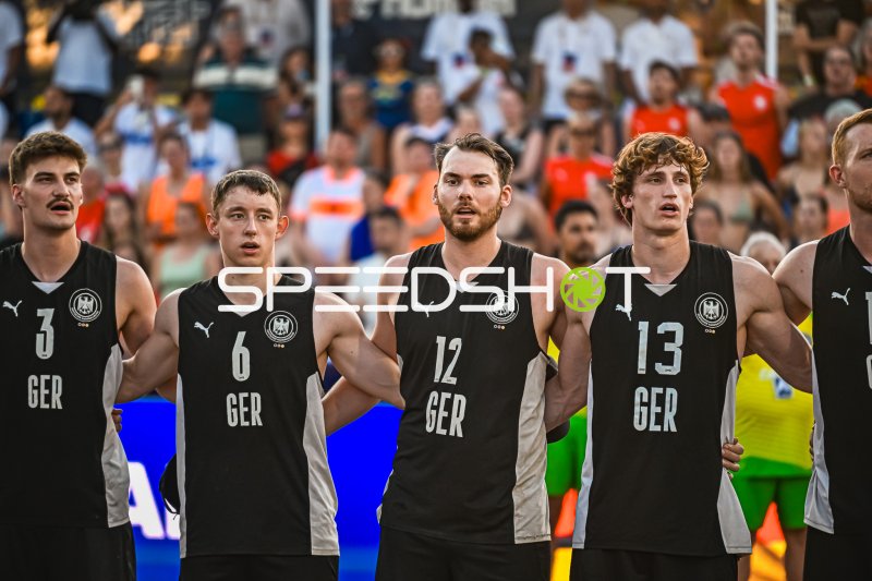 Deutschland Beachhandball Nationalmannschaft bei Spielaufstellung in Zagreb