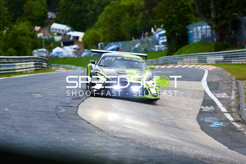 Mercedes-AMG GT3 #80 von Mercedes-AMG Team RAVENOL auf der Nordschleife