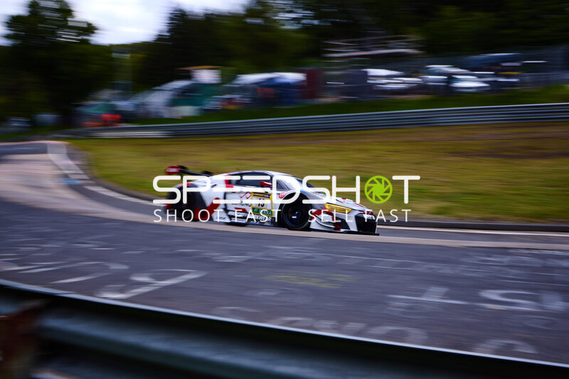 Audi R8 LMS #19 mit Panning-Aufnahme am Nürburgring