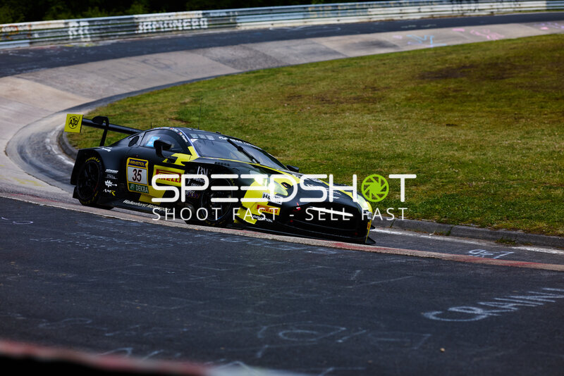 Aston Martin #35 von Walkenhorst Motorsport auf der Nordschleife