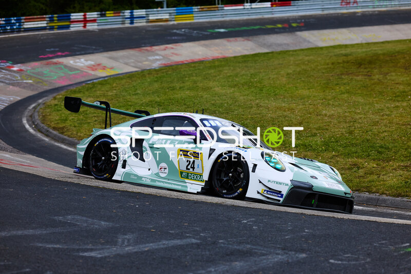 Porsche 911 GT3 R #24 von Manthey auf der Nordschleife