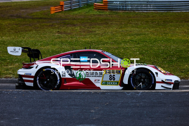Porsche 911 GT3 #86 von High Class Racing auf dem Nürburgring