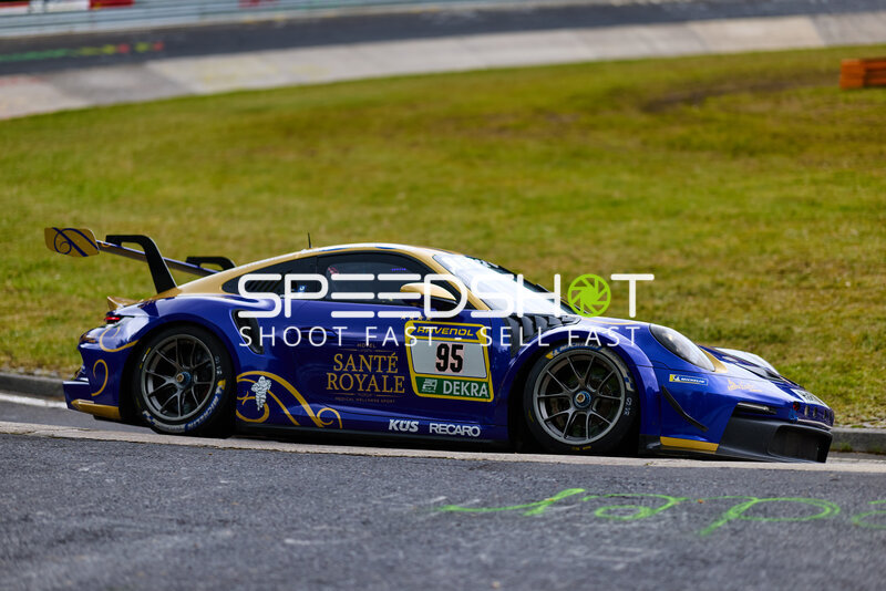 Porsche 911 GT3 #95 von Sante Royale Racing Team auf dem Nürburgring