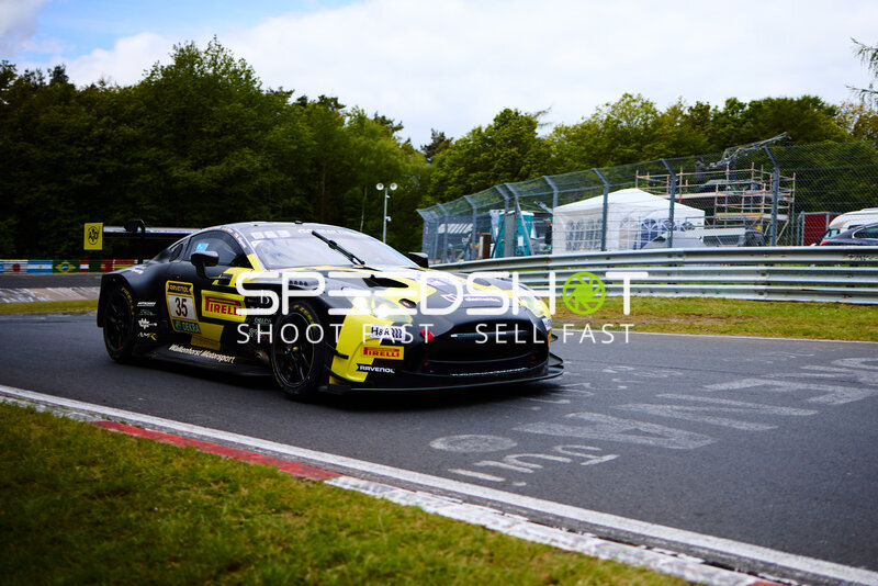 Aston Martin #35 von Walkenhorst Motorsport auf der Nordschleife