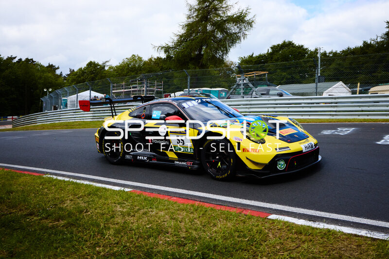 Porsche 911 GT3 #55 von Dinamic GT auf dem Nürburgring