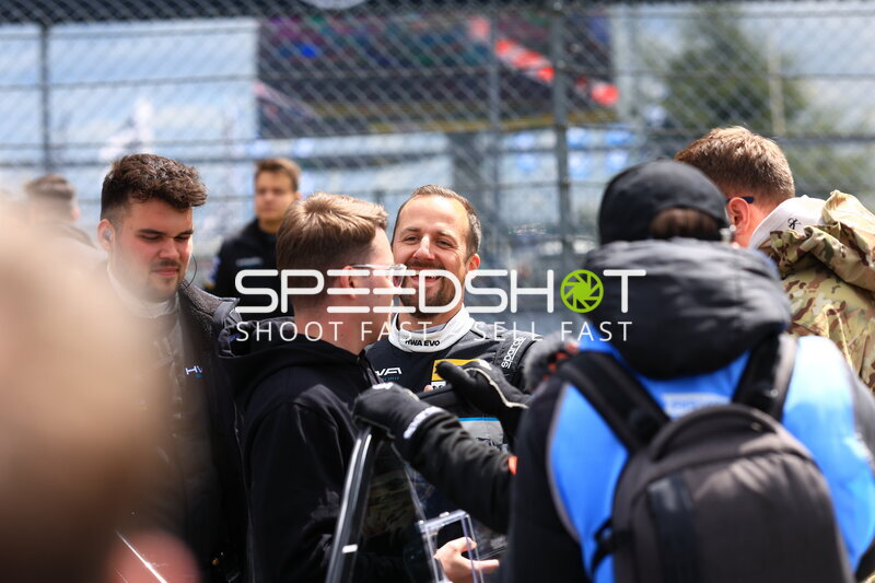 Lance David Arnold von HWA Engineering Speed im Fahrerlager am Nürburgring