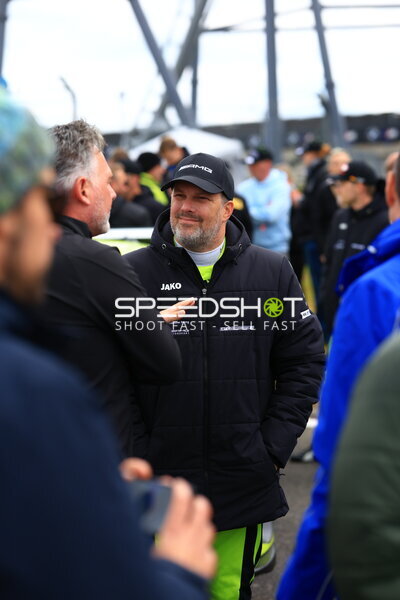 Kenneth Heyer im Fahrerlager beim 24h Nürburgring 2026