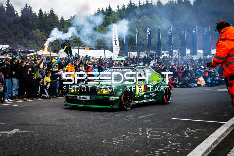 Startnummer 63 begeistert die Massen beim 24h Nürburgring
