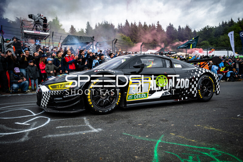Audi R8 LMS #71 von JUTA Racing in der Startaufstellung am Nürburgring