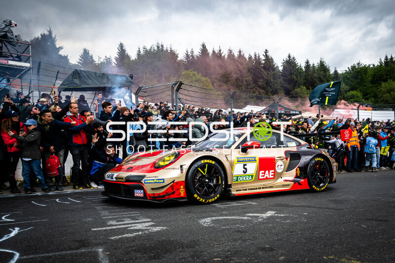 Porsche 911 GT3 R #5 von BLACK FALCON Team EAE beim 24h Nürburgring